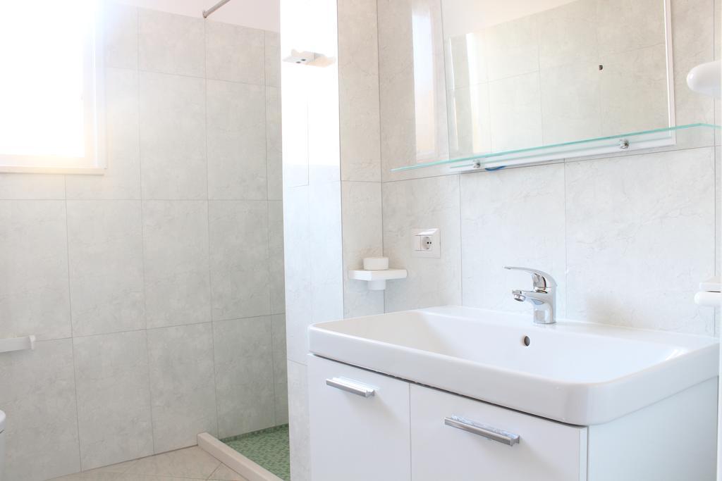 Hotel Garden Radhimë المظهر الخارجي الصورة